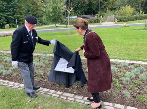 Onthulling Anjerperkje in Maastricht