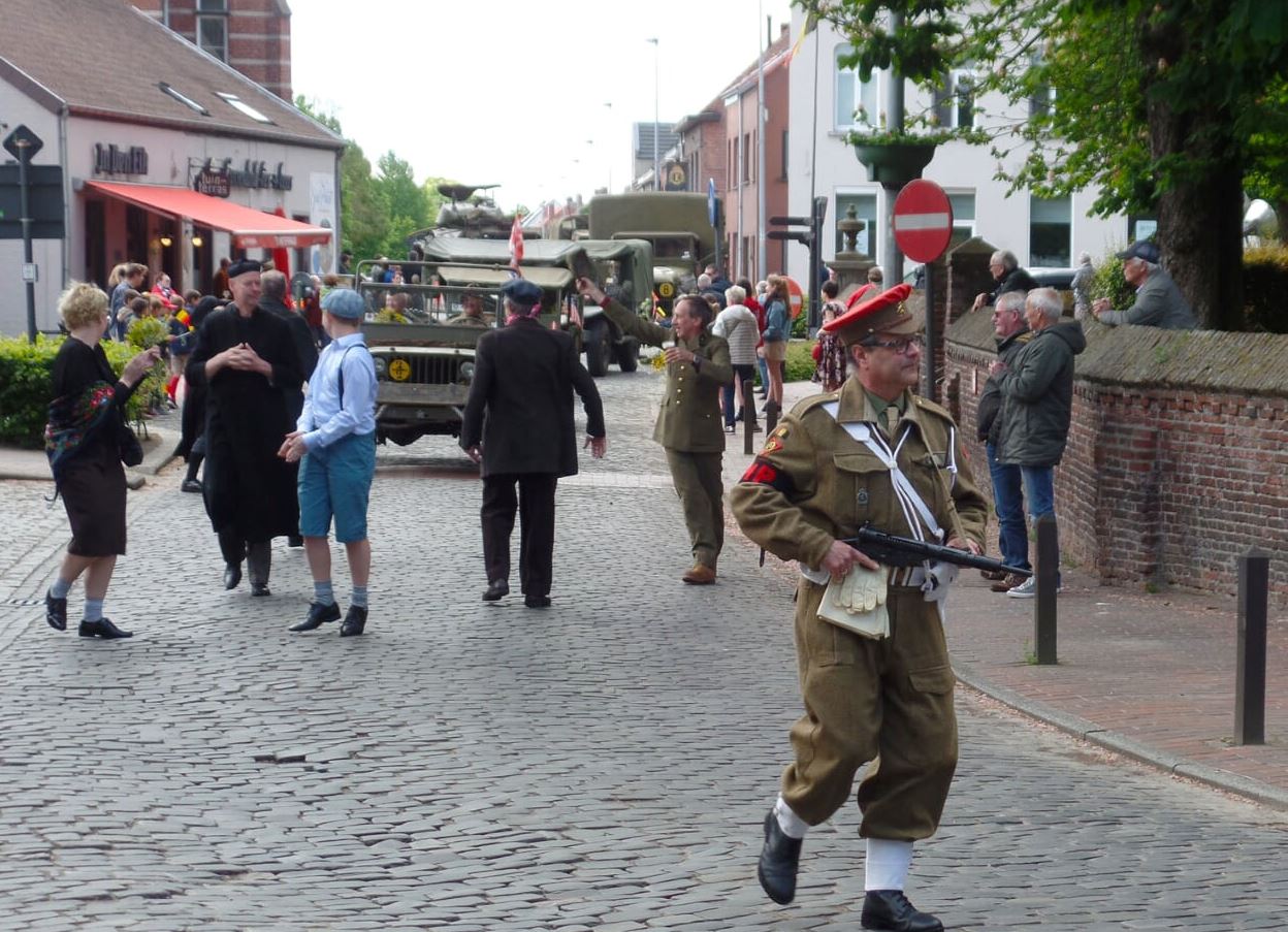 Indrukwekkende herdenking in Gierle (B)