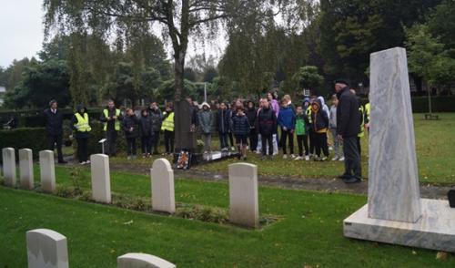 Gastles over vrijheid en WO II bij BS De Bron -Goirle door Afd. Midden-Brabant