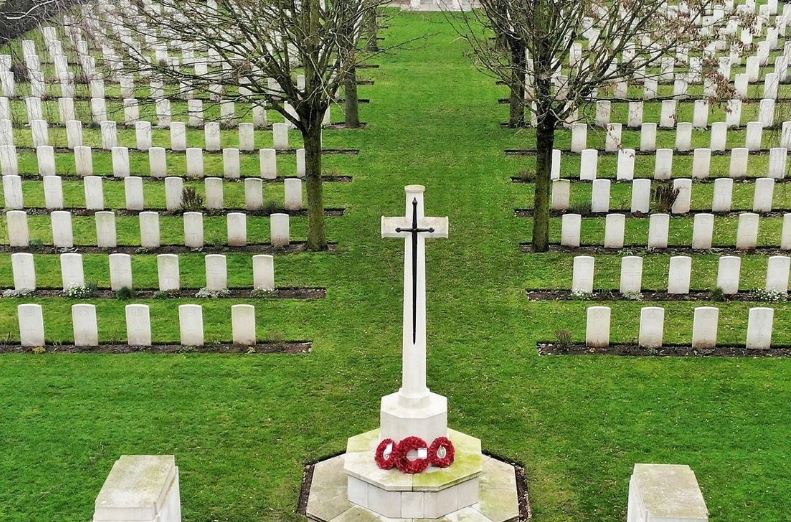 Besloten herdenking Britse Militaire Begraafplaats in Nederweert