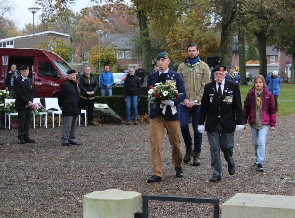 Herdenking op Brits militair kerkhof Nederweert bij Afd. Ospel