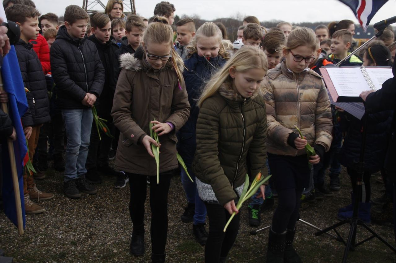 Herdenking monument Eric Harden Maasbracht