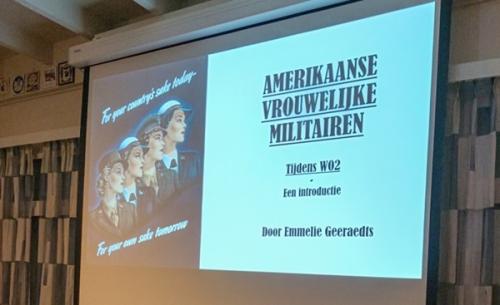 Themalezing Amerikaanse vrouwelijke militairen tijdens WO II door Emmelie Geeraedts bij Afd. Roermond en Venlo